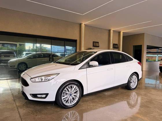 FORD FOCUS 2.0 SE SEDAN 16V FLEX 4P POWERSHIFT FORD FOCUS 2.0 SE SEDAN 16V FLEX 4P POWERSHIFT